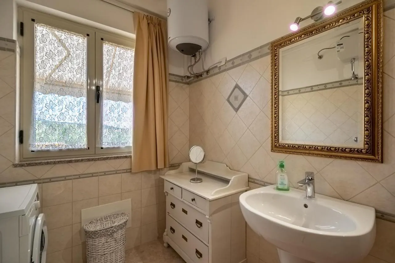 Holiday home Domus Luna Giba